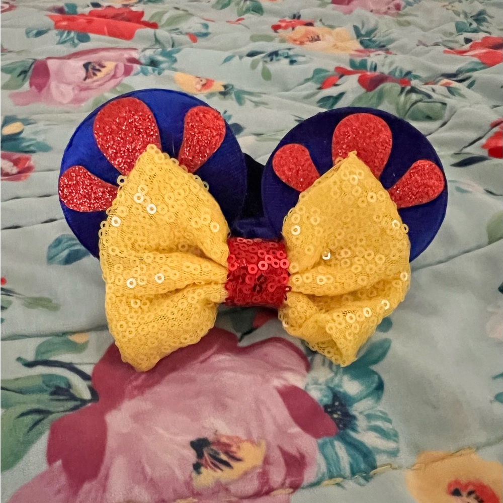 Disney Snow White Scrunchie